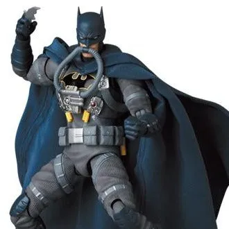 MAFEX STEALTH JUMPER BATMAN (BATMAN: HUSH Ver.) Collectors Toy Character Statue