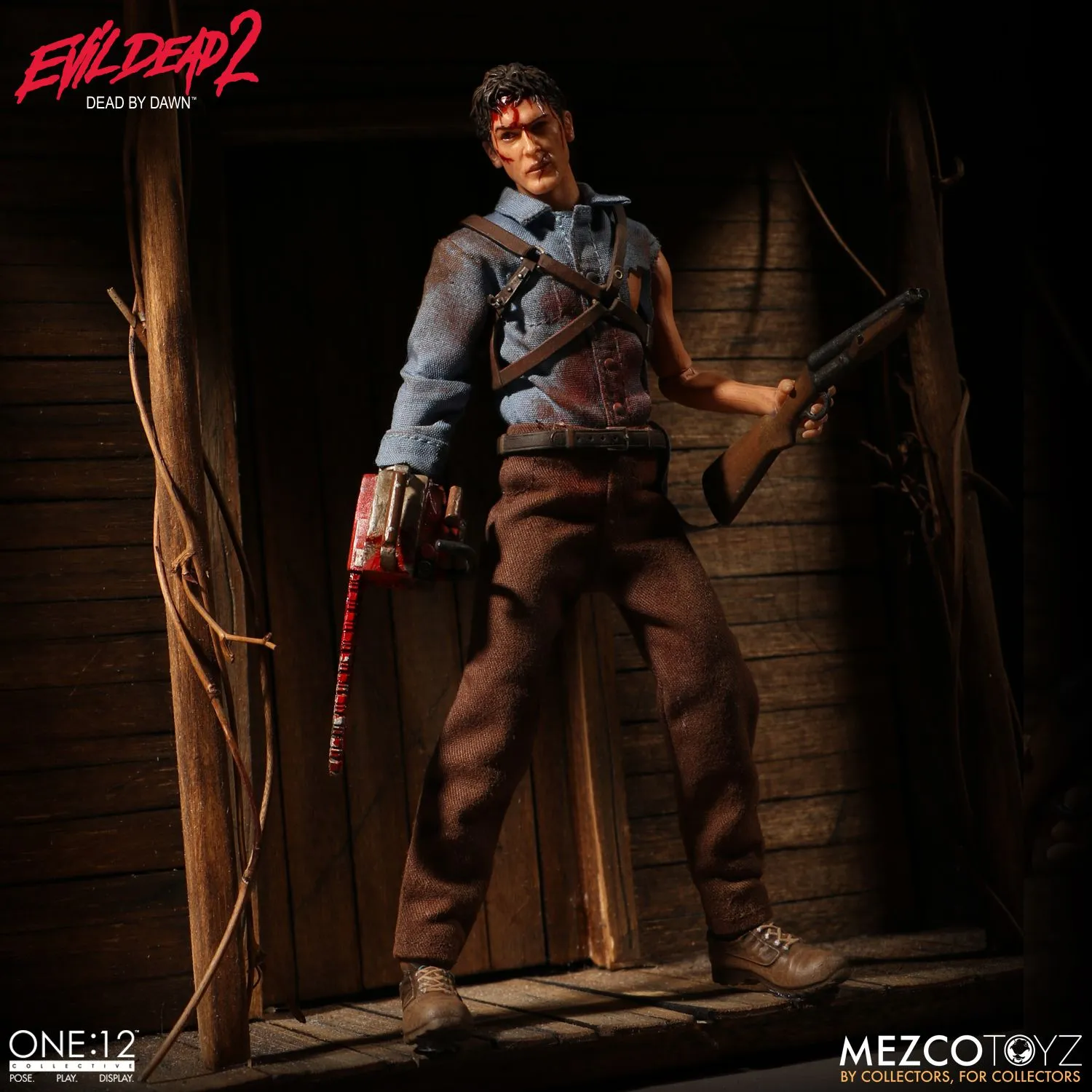 Mezco One:12 Evil Dead 2 Ash Williams Robot Replica Desert Creature