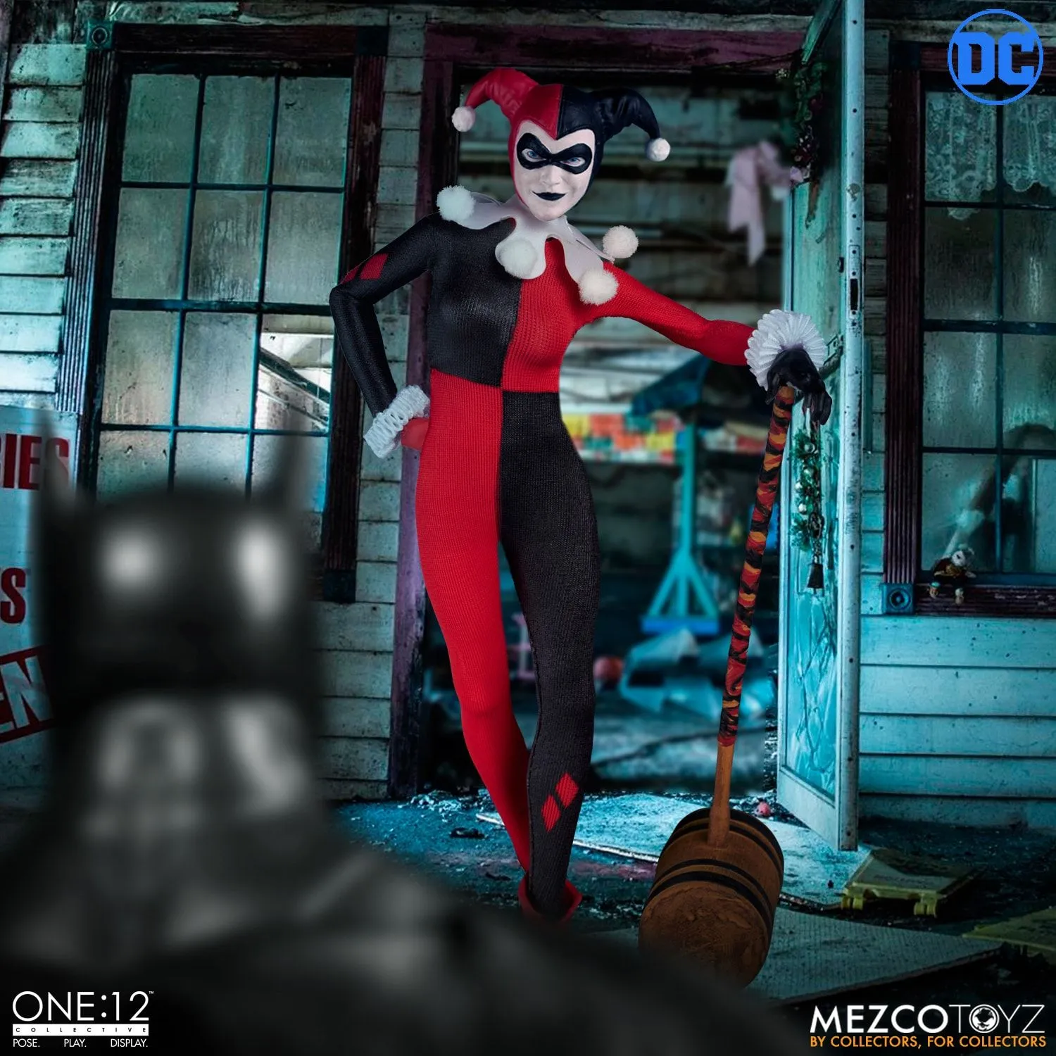 Mezco One:12 Harley Quinn Deluxe Edition Bird Model
