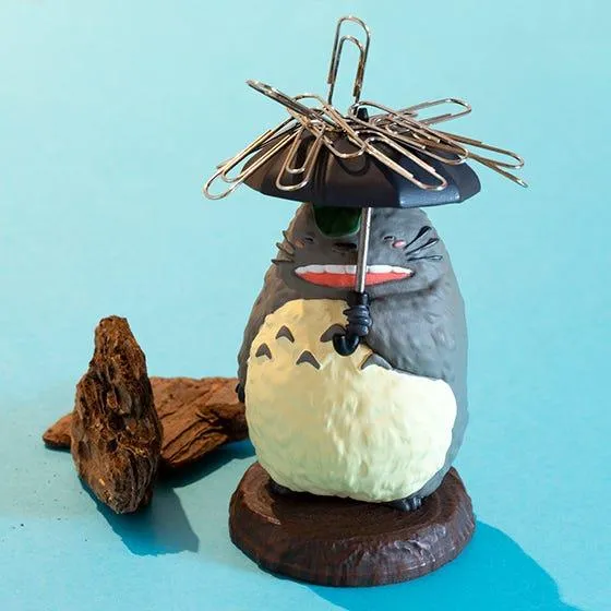My Neighbour Totoro: Totoro Holding Umbrella Paper Clip Holder Decorative Object