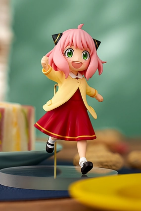 Artisan Partnership Spy x Family: Anya Forger: On An Outing Ver. POP UP PARADE Figurine