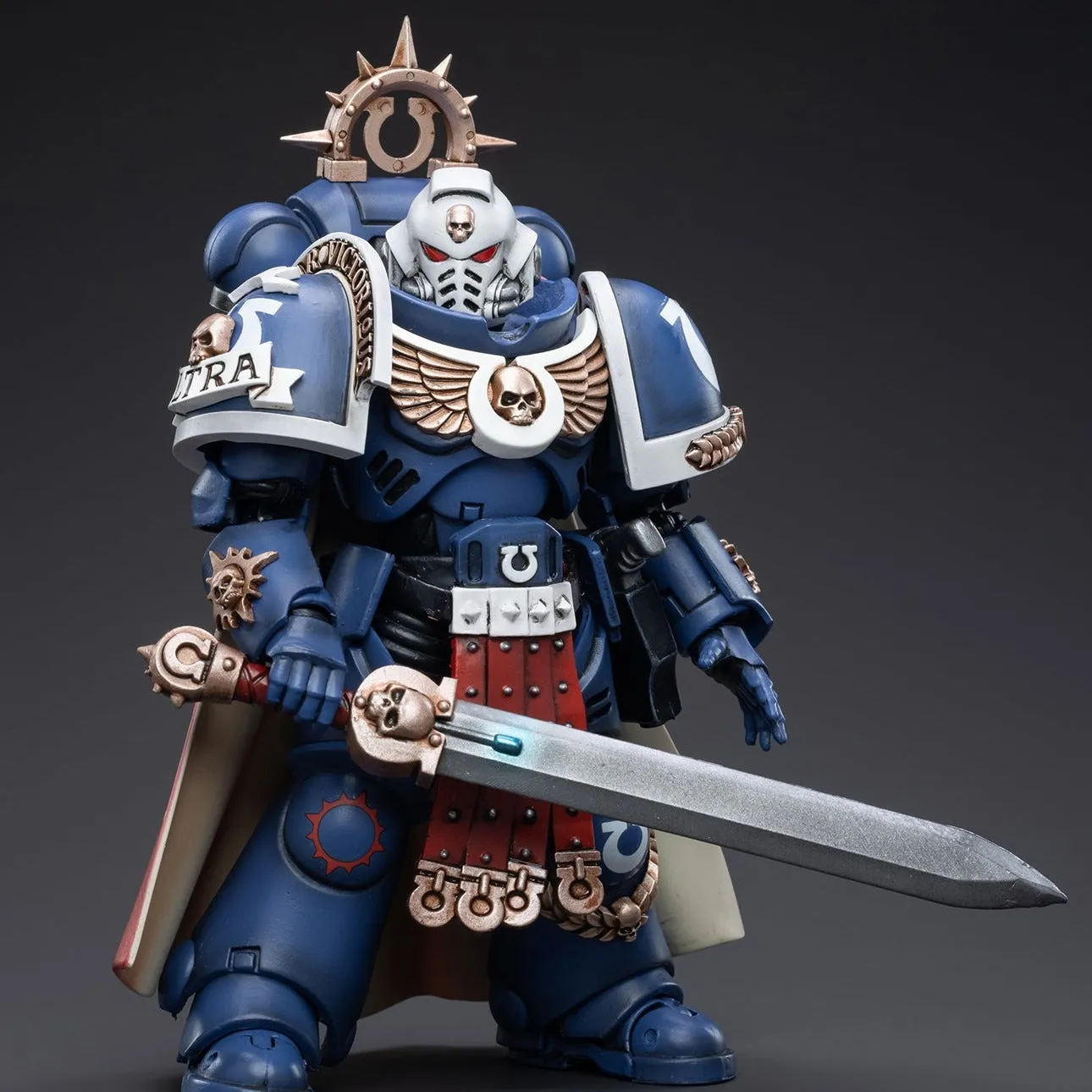 Fantasy Hero Local Favorite WARHAMMER 40K Ultramarines Primaris Captin